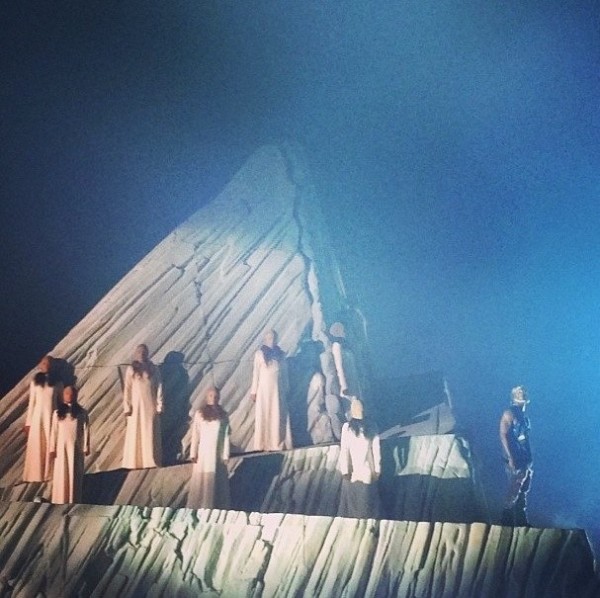 At @kanyewest concert in Vegas. Very artful & epic production. 26 октября 2013