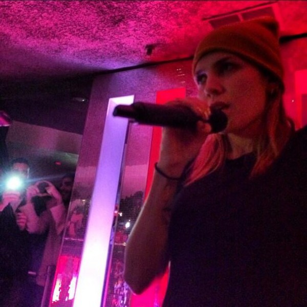 Выступление в клубе Spa Fridays в Нью-Йорке (7 февраля 2014)
