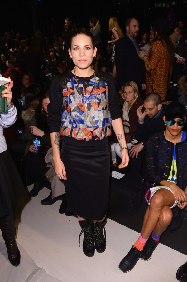 10 февраля Skylar Grey посетила модный показ Мишель Смит в рамках недели моды в Нью-Йорке