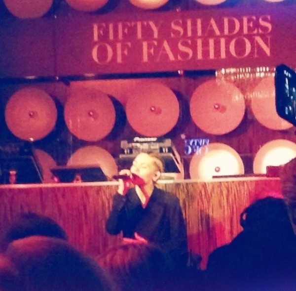 Фотографии Skylar Grey с выступления на вечеринке «NYLON Fashion Police», 11 февраля 2015, Нью-Йорк